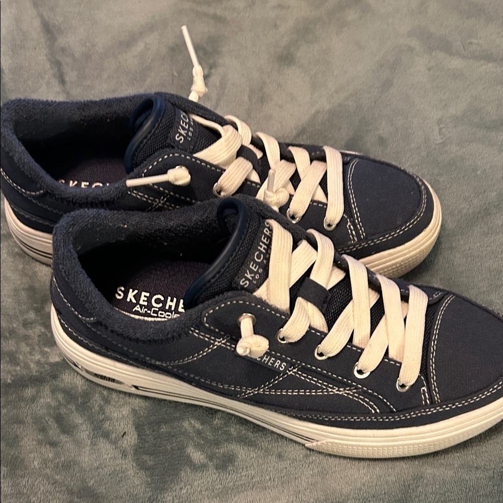 Skechers Arch Fit Women’s Navy Sneakers